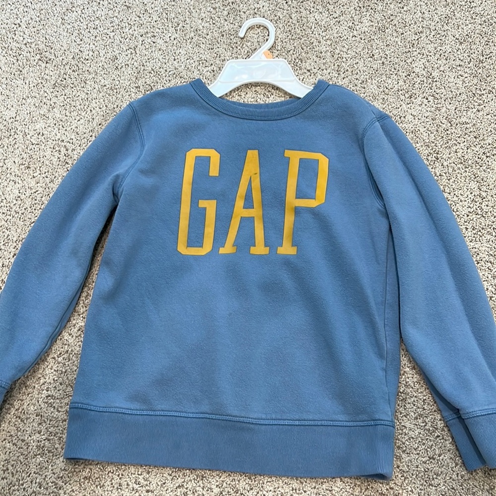 GAP sweat shirt